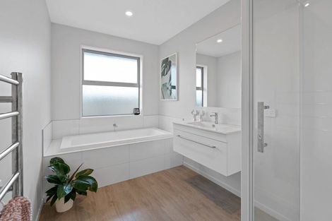 Photo of property in 76 Stationmasters Way, Prebbleton, 7604