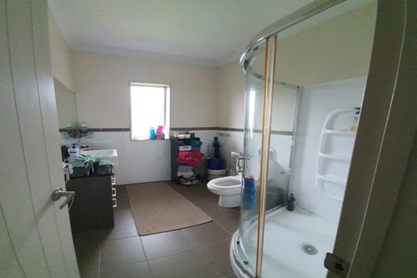 Photo of property in 108 San Marino Drive West, Henderson, Auckland, 0612
