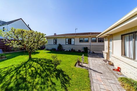 Photo of property in 37 Donegal Crescent, Tamatea, Napier, 4112