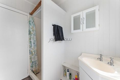 Photo of property in 44 Chippendale Crescent, Birkdale, Auckland, 0626