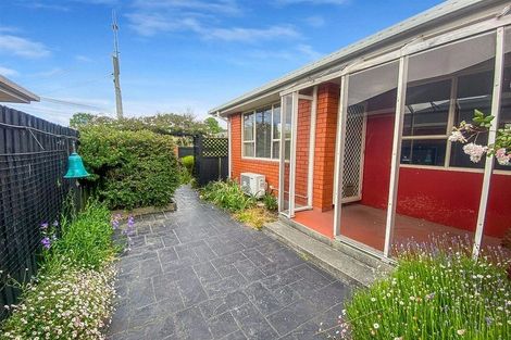 Photo of property in 135 Hawford Road, Opawa, Christchurch, 8023