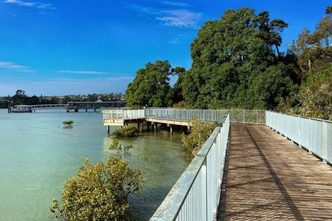 Photo of property in 86 Bomb Point Drive, Hobsonville, Auckland, 0616