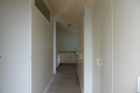 Photo of property in 9 Hungerford Road, Lyall Bay, Wellington, 6022