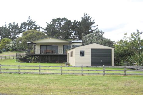 Photo of property in 160 Ocean Beach Road, Tairua, 3508