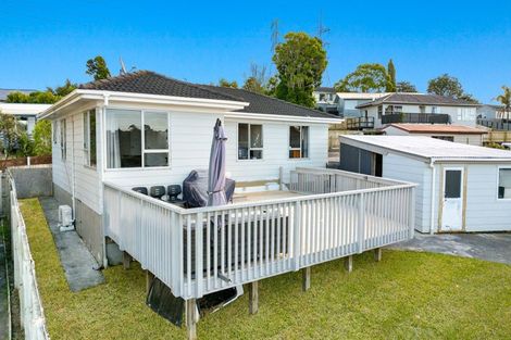 Photo of property in 14 Doone Place, Massey, Auckland, 0614