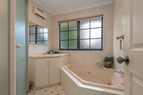 Photo of property in 19 Caroline Crescent, Highbury, Palmerston North, 4412