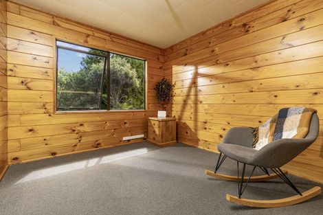 Photo of property in 1074 Peak Road, Helensville, 0875