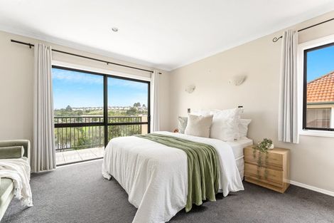 Photo of property in 42 Parkwood Crescent, Gulf Harbour, Whangaparaoa, 0930