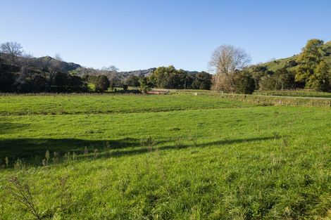 Photo of property in 911 Kanakanaia Road, Whatatutu, Te Karaka, 4091