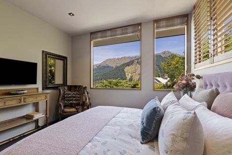 Photo of property in 27 Edinburgh Drive, Queenstown, 9300