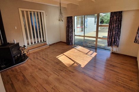 Photo of property in 99 Cordelia Street, Stratford, 4332