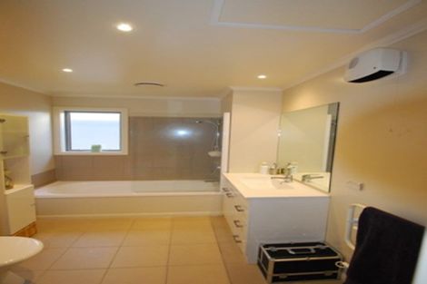 Photo of property in 12 Dee Street, Island Bay, Wellington, 6023