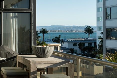 Photo of property in 21 Maunganui Road, Mount Maunganui, 3116