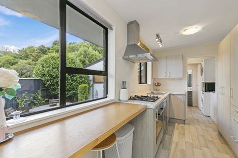 Photo of property in 75u2 Delhi Crescent, Khandallah, Wellington, 6035