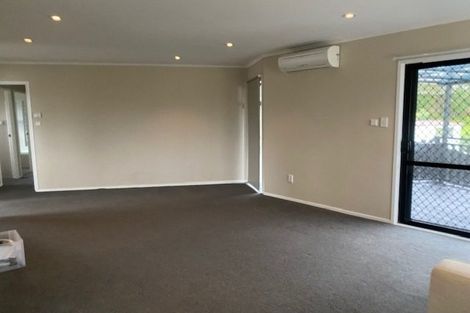 Photo of property in 38 Gosford Drive, Botany Downs, Auckland, 2010