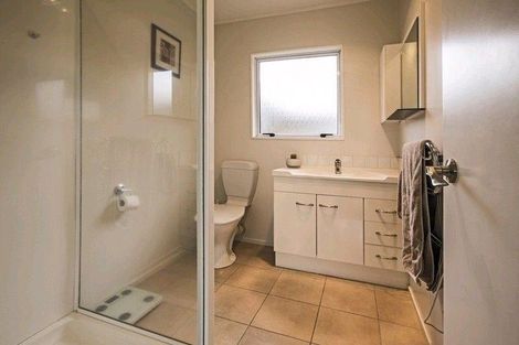 Photo of property in 7 Maroubra Place, Botany Downs, Auckland, 2010