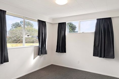 Photo of property in 8f1- Garth Lane, Maoribank, Upper Hutt, 5018