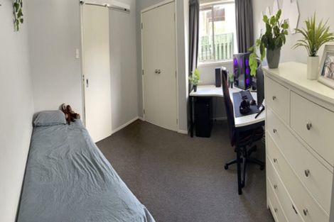 Photo of property in 4 Towra Place, Botany Downs, Auckland, 2010