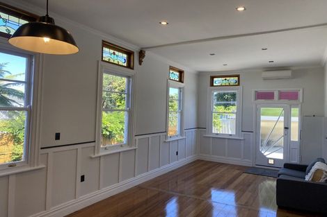 Photo of property in 9 Latham Street, Napier South, Napier, 4110