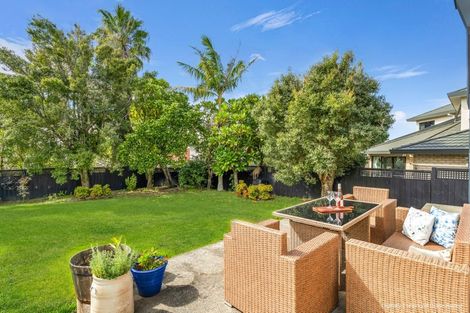 Photo of property in 3 San Ambrosio Rise, Henderson, Auckland, 0612