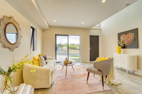 Photo of property in 4 Lawson Creek Street, Massey, Auckland, 0614