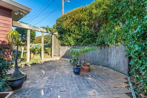 Photo of property in 2/71 Potter Avenue, Northcote, Auckland, 0627