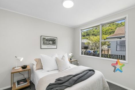 Photo of property in 178 Queens Drive, Lyall Bay, Wellington, 6022
