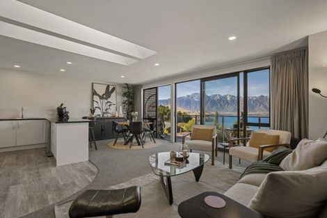 Photo of property in 54c Wynyard Crescent, Fernhill, Queenstown, 9300