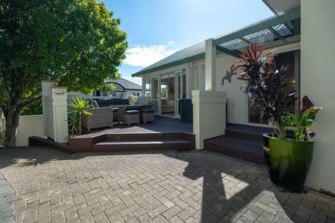 Photo of property in 1 Alfred Street, Northcote Point, Auckland, 0627