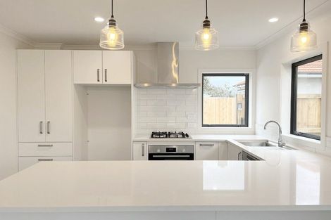 Photo of property in 94 Papatupu Way, Kumeu, 0810