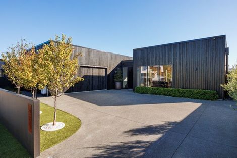Photo of property in 56 Kanuka Drive, Hokowhitu, Palmerston North, 4410