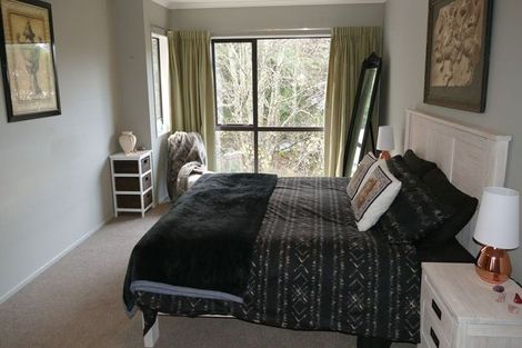 Photo of property in 5 Bank Road, Northland, Wellington, 6012