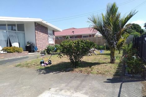 Photo of property in 15 Idlewild Avenue, Mangere, Auckland, 2022