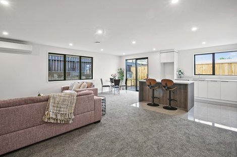 Photo of property in 2b Sandel Rise, Merrilands, New Plymouth, 4312