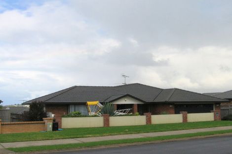 Photo of property in 99 Grovenor Drive, Orewa, 0931