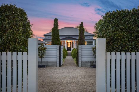 Photo of property in 155 Victoria Street, Cambridge, 3434