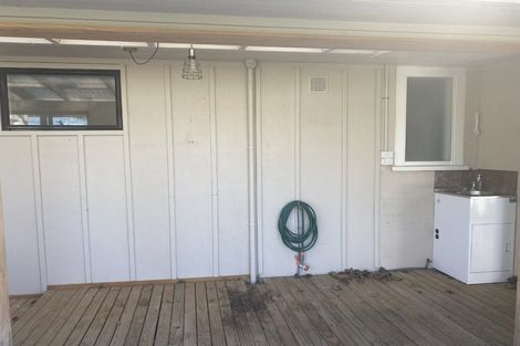 Photo of property in 22 Mahoe Street, Otaki Beach, Otaki, 5512