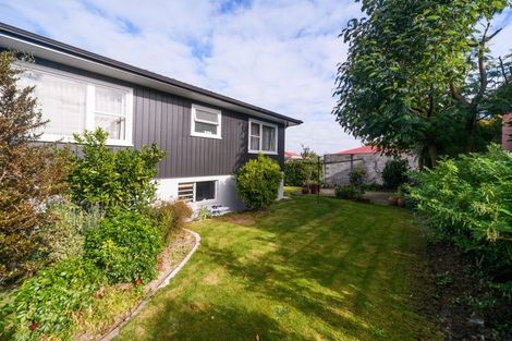 Photo of property in 33 Newcastle Street, Hokowhitu, Palmerston North, 4410