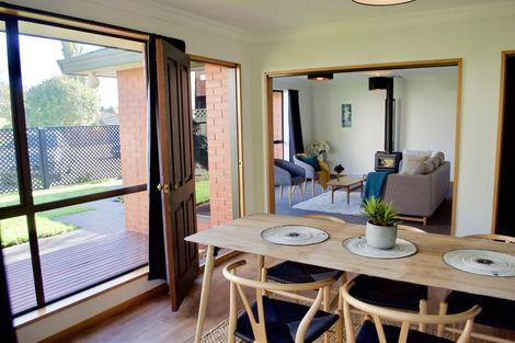 Photo of property in 12 Esher Place, Saint Martins, Christchurch, 8022