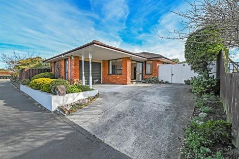 Photo of property in 22 Lake Terrace Road, Burwood, Christchurch, 8061