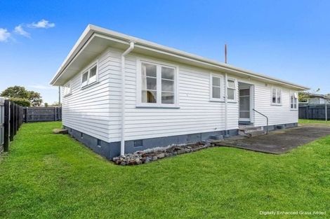 Photo of property in 15 Mako Mako Road, Levin, 5510