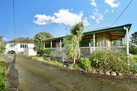 Photo of property in 2 Waiwera Avenue, Parakai, 0830