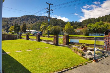 Photo of property in 49 Omapere Street, Dobson, Greymouth, 7805