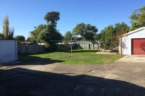 Photo of property in 64 Andrew Avenue, Roslyn, Palmerston North, 4414