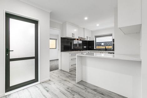 Photo of property in 84 Godley Road, Green Bay, Auckland, 0604
