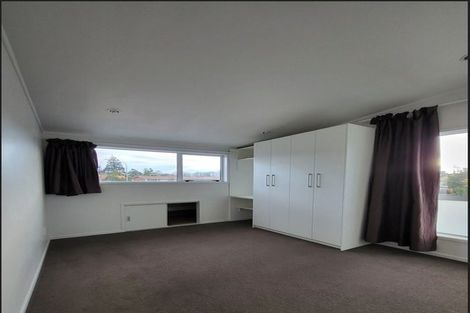 Photo of property in 2/34 Evelyn Place, Hillcrest, Auckland, 0627