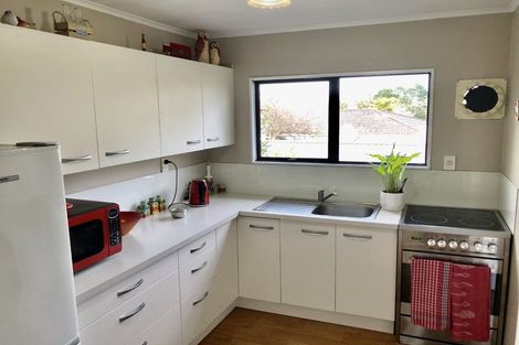 Photo of property in 6 Peterhouse Place, West Harbour, Auckland, 0618