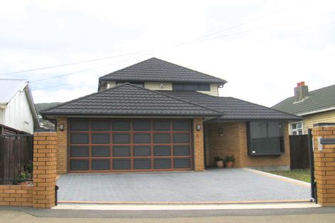 Photo of property in 76 Apu Crescent, Lyall Bay, Wellington, 6022