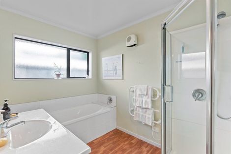 Photo of property in 6 Te Ropata Place, Waikanae Beach, Waikanae, 5036