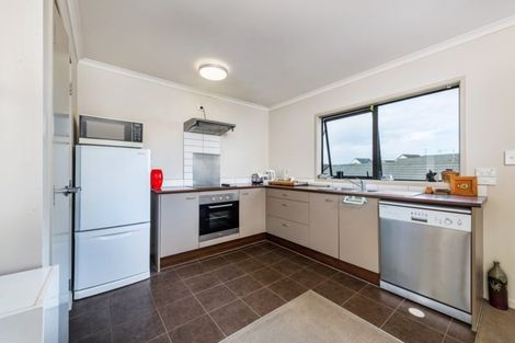 Photo of property in St Claire Village, 5/172 Mcleod Road, Te Atatu South, Auckland, 0610